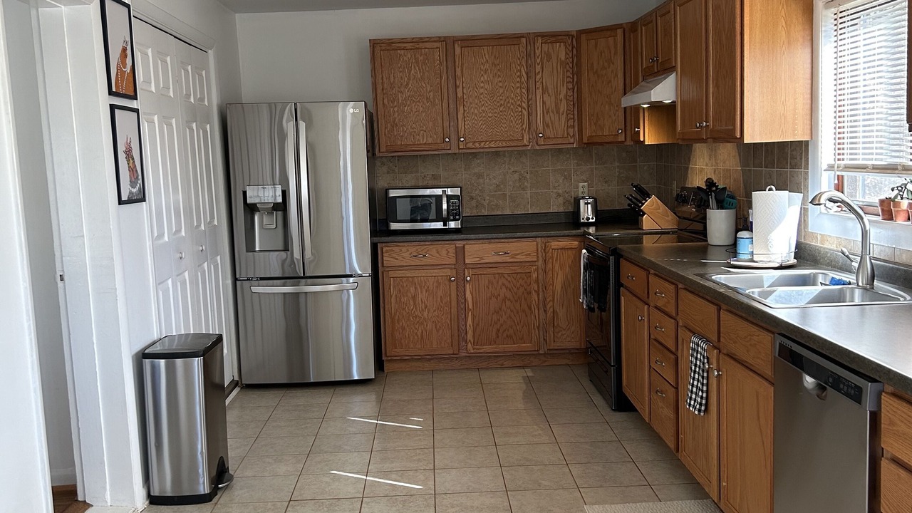 Photo of Kitchen in Hood