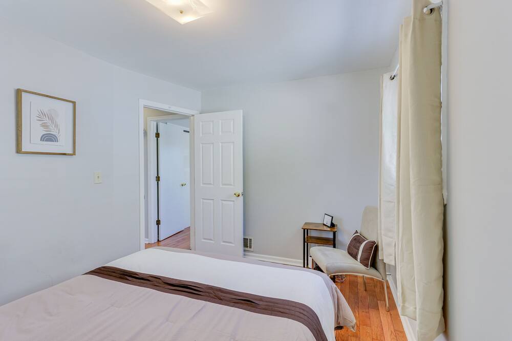 Photo of Bedroom in Parlin