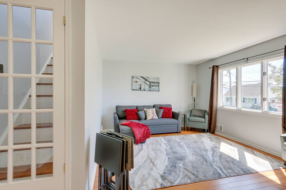 Photo of Livingroom in Parlin