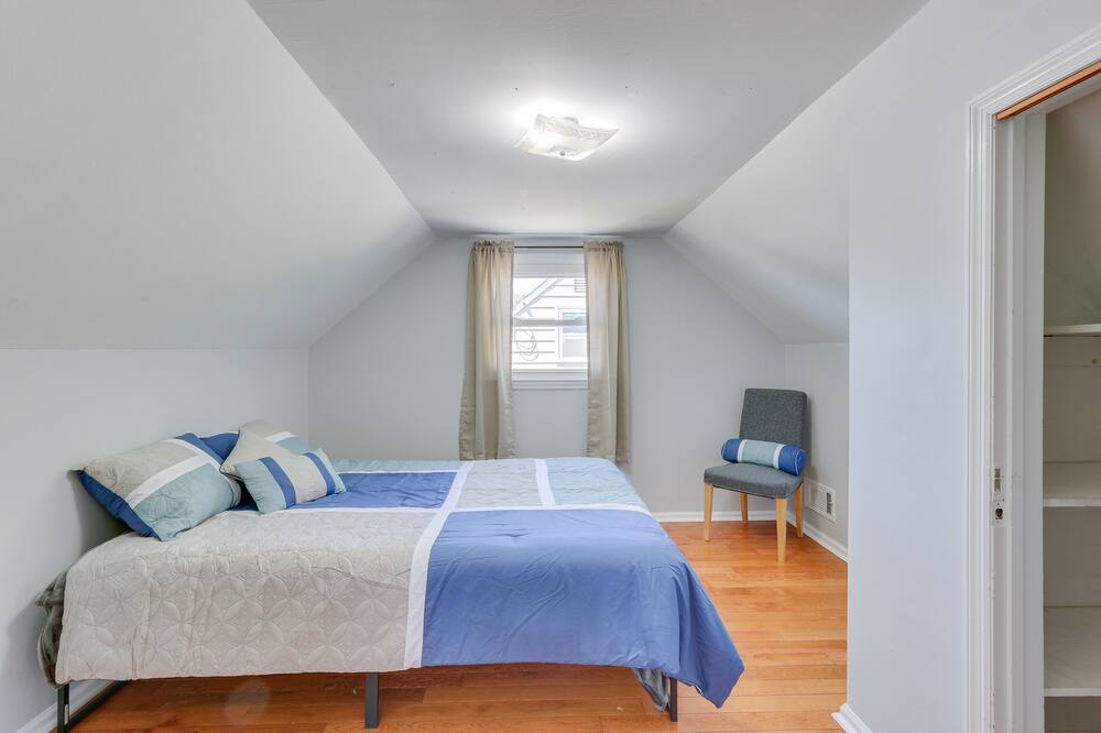 Photo of Bedroom in Parlin