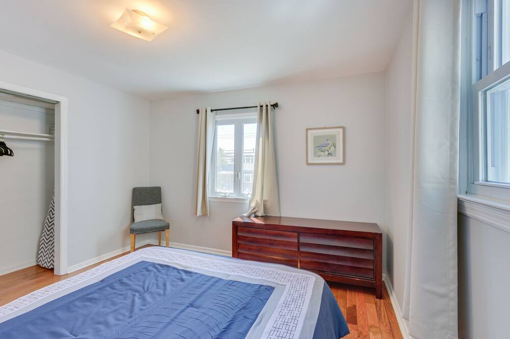 Photo of Bedroom in Parlin