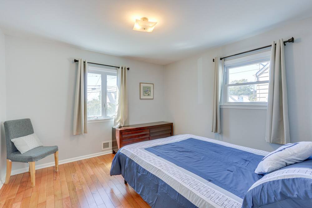 Photo of Bedroom in Parlin