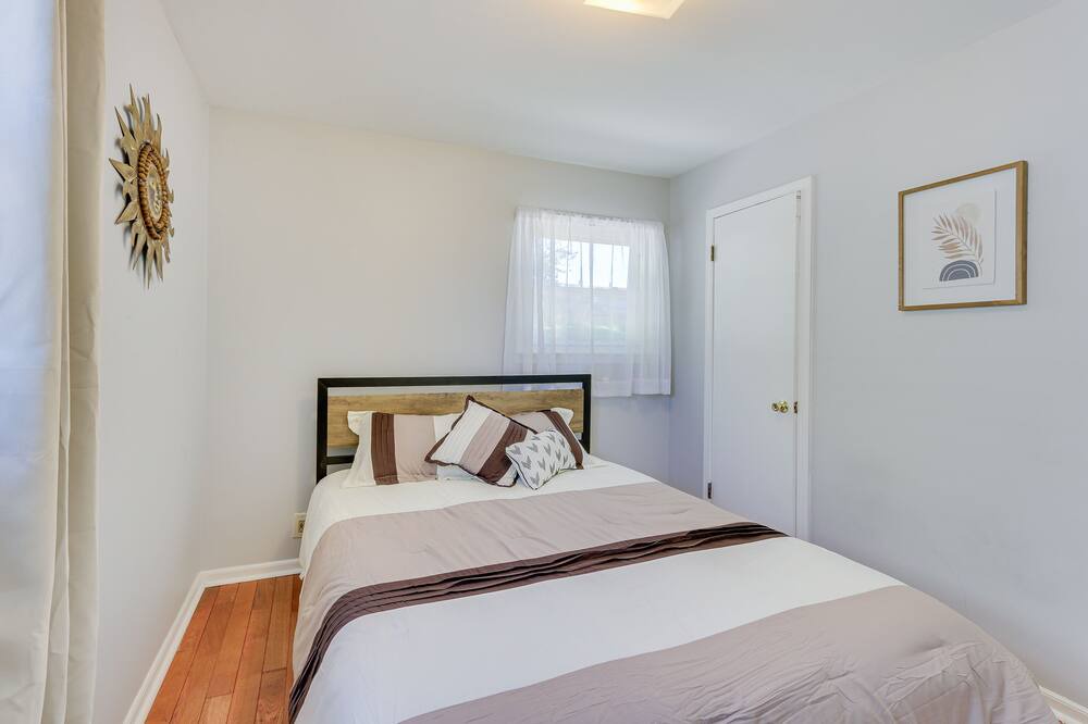 Photo of Bedroom in Parlin