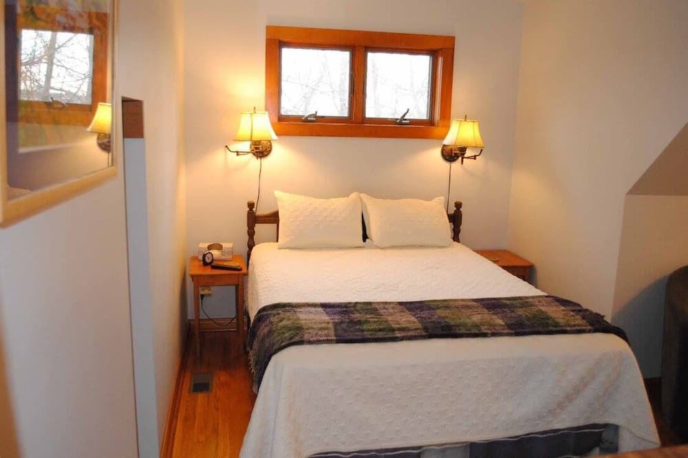 Photo of Bedroom in Centerville
