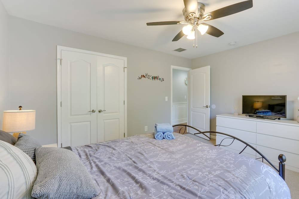 Photo of Bedroom in Matawan