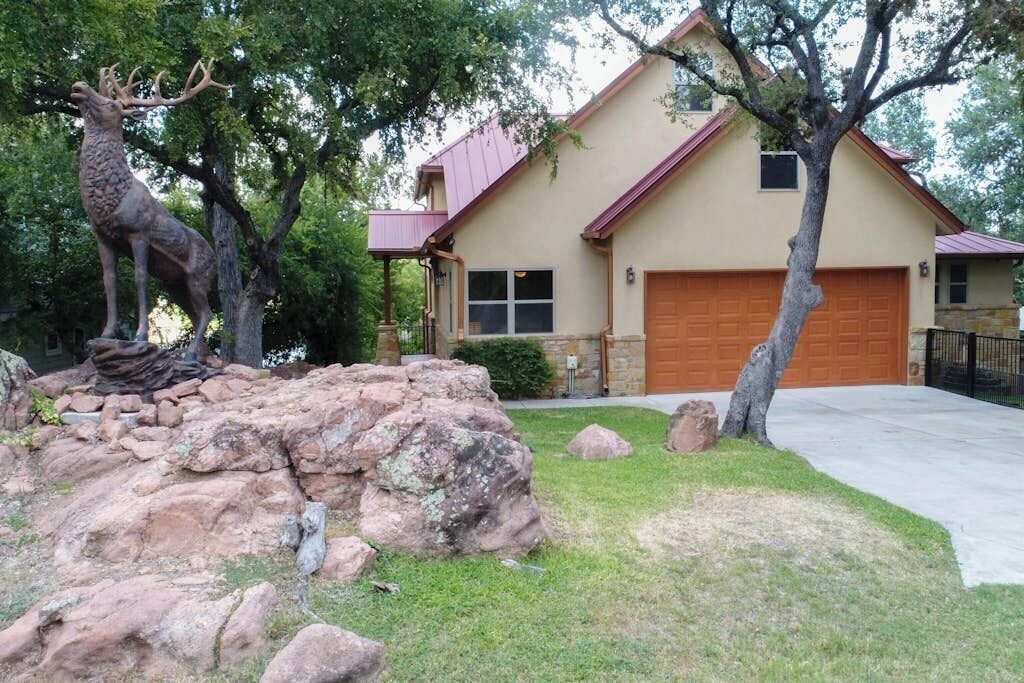 Photo of Outdoor in Burnet