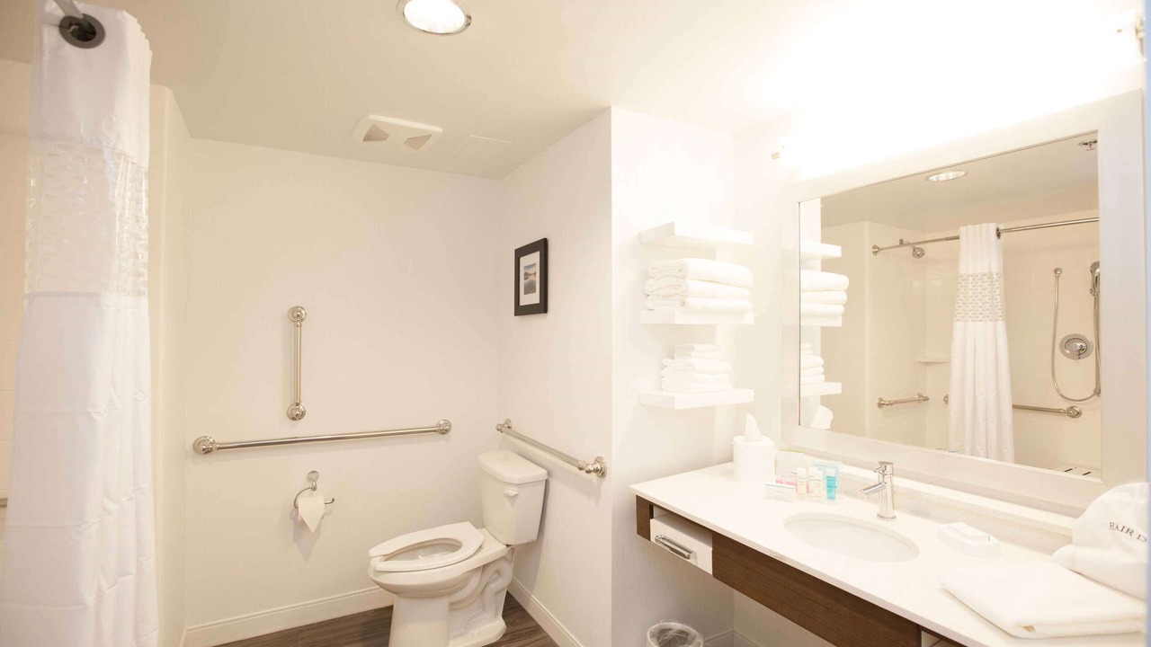 Photo of Bathroom in Emerson