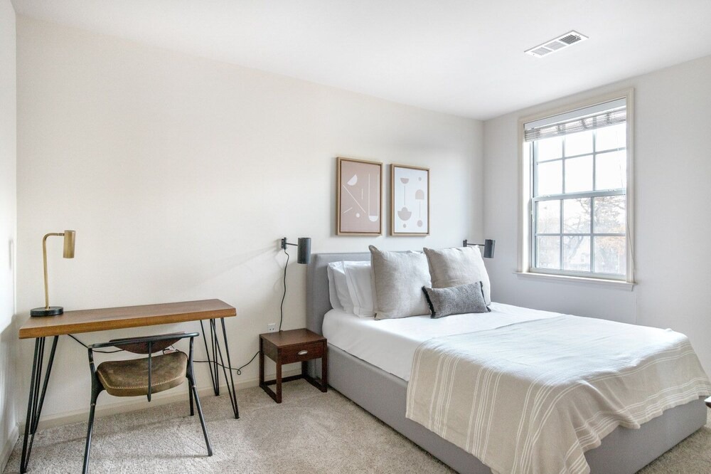 Photo of Bedroom in Lyon Park