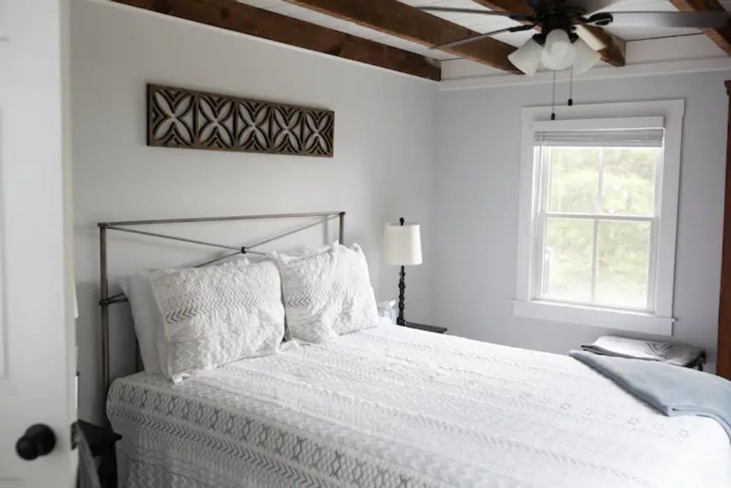 Photo of Bedroom in Windmill Point