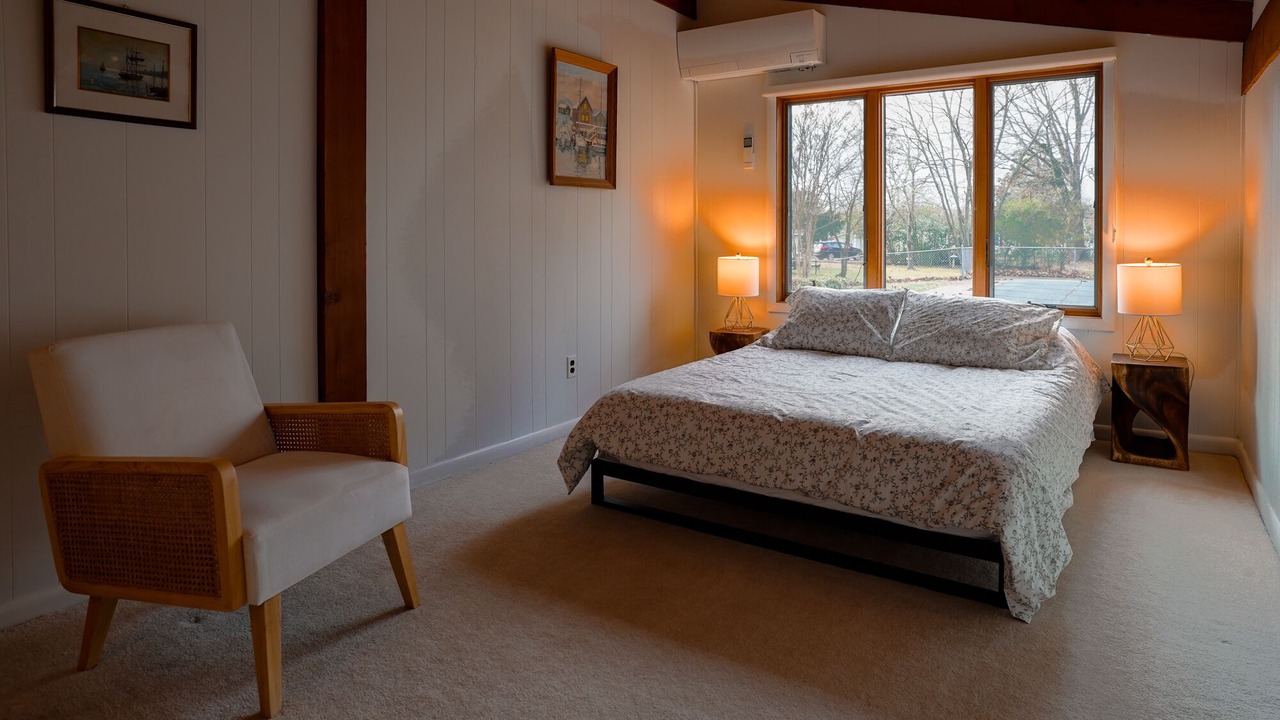 Photo of Bedroom in Deale