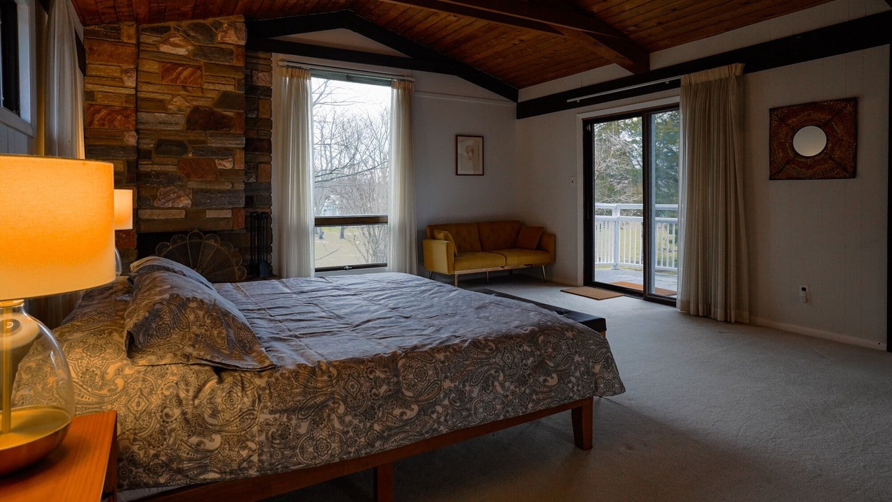 Photo of Bedroom in Deale