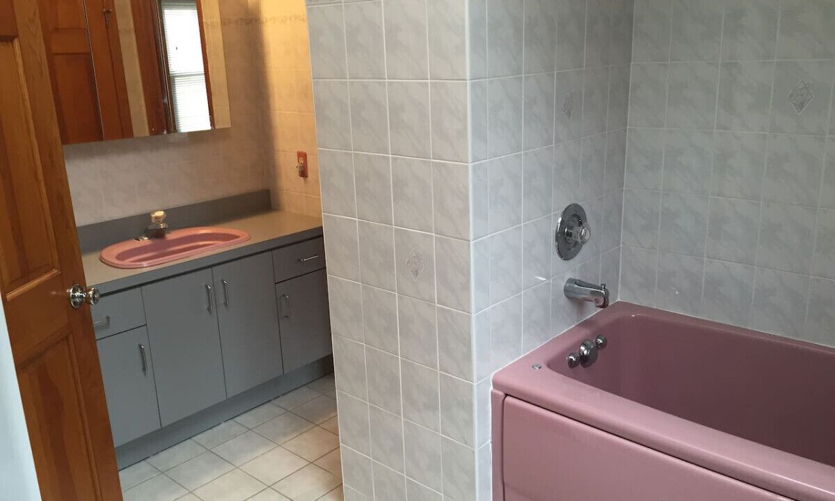 Photo of Bathroom in Hopelawn