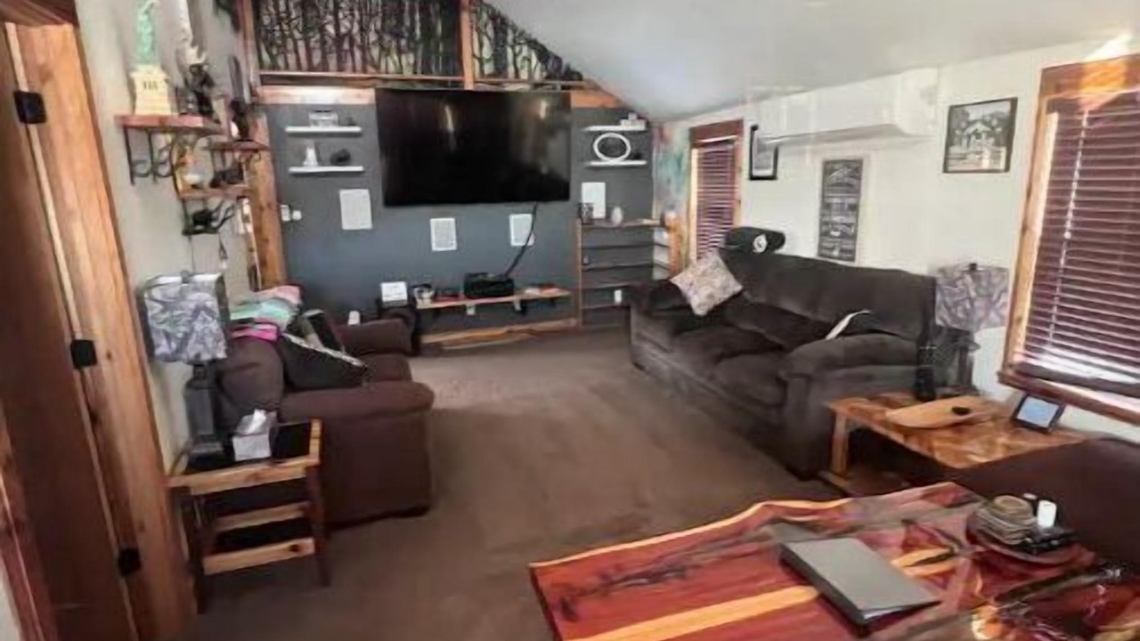 Photo of Livingroom in Whiting