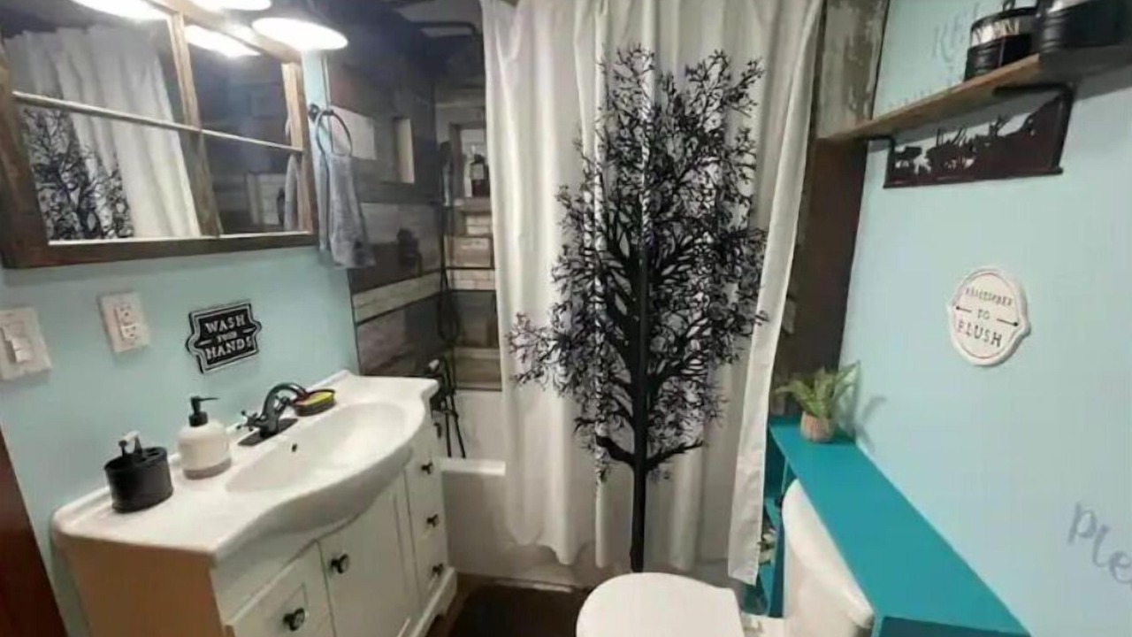 Photo of Bathroom in Whiting
