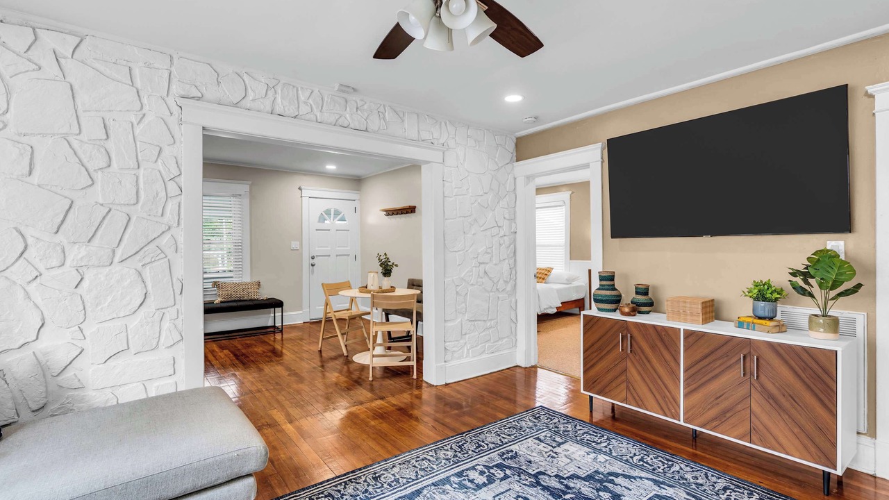 Photo of Livingroom in Neptune City