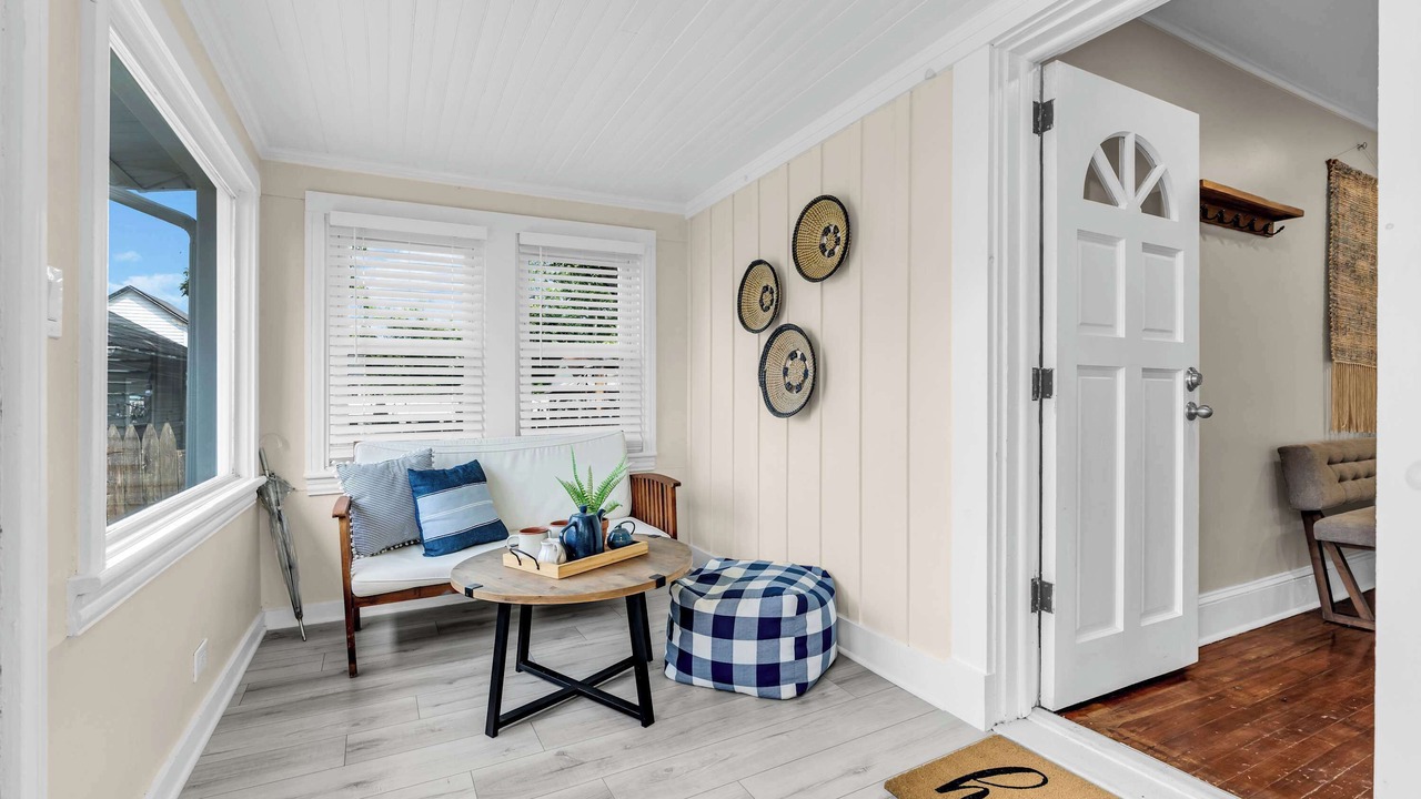 Photo of Livingroom in Neptune City