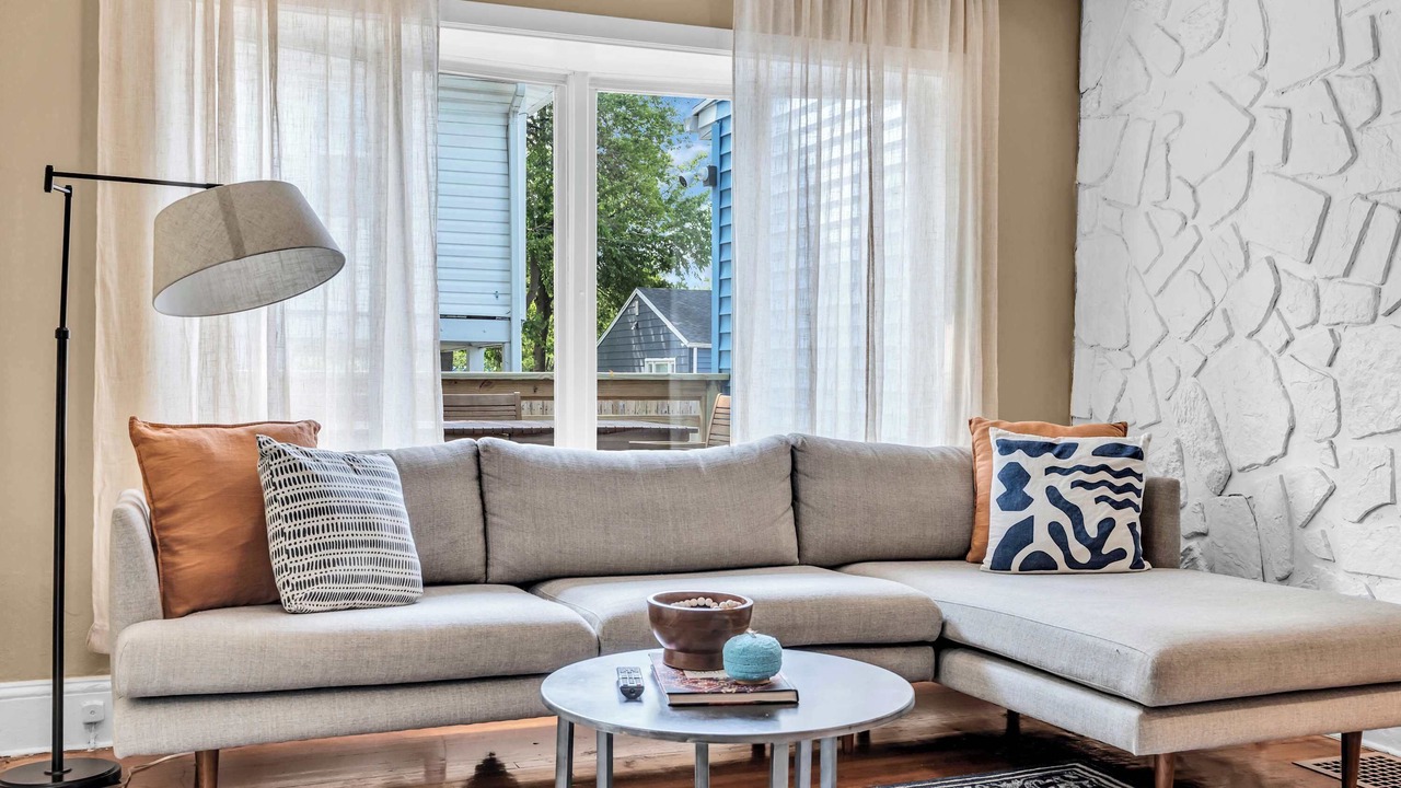 Photo of Livingroom in Neptune City