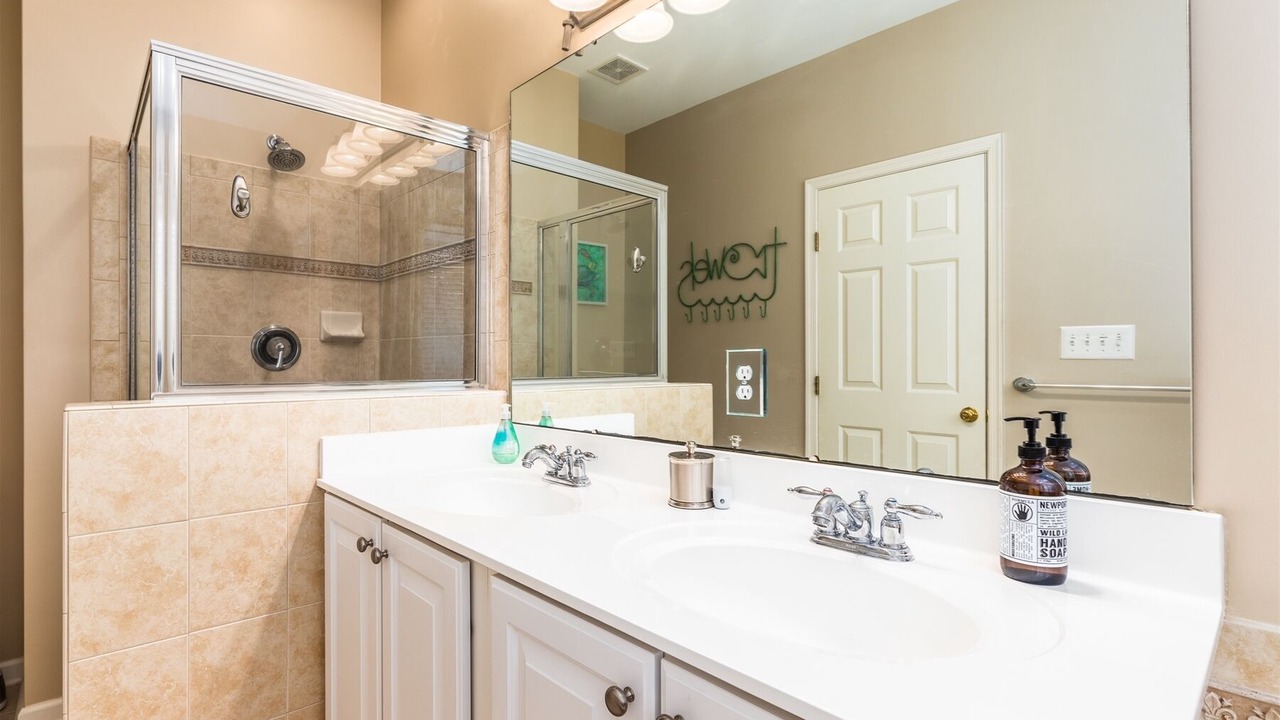 Photo of Bathroom in Sunset Island