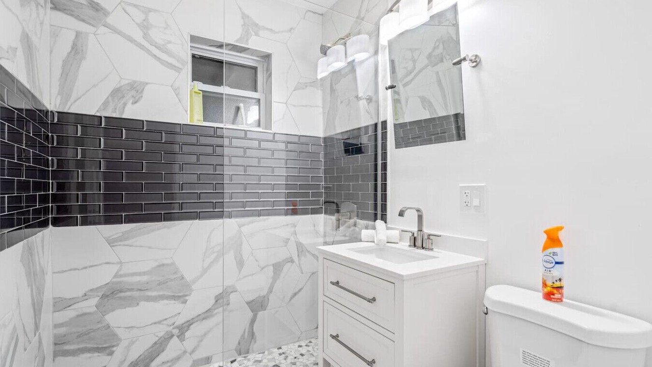 Photo of Bathroom in Cragin