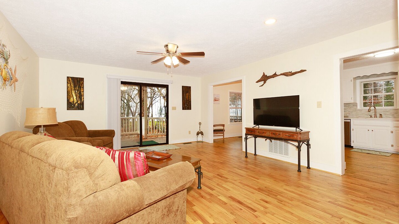 Photo of Livingroom in Claremont