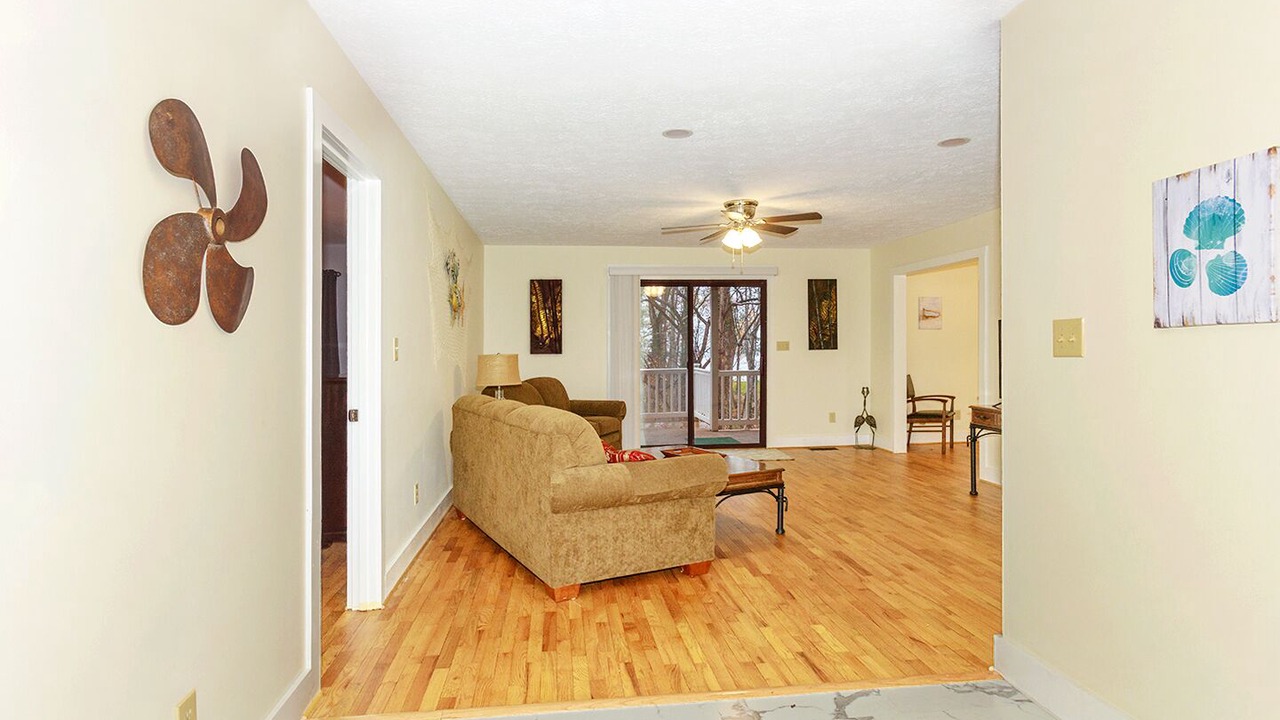 Photo of Livingroom in Claremont