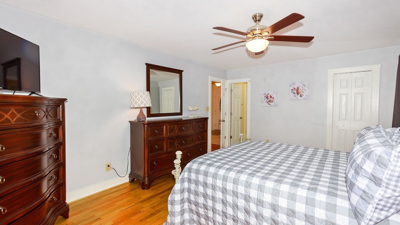 Photo of Bedroom in Claremont