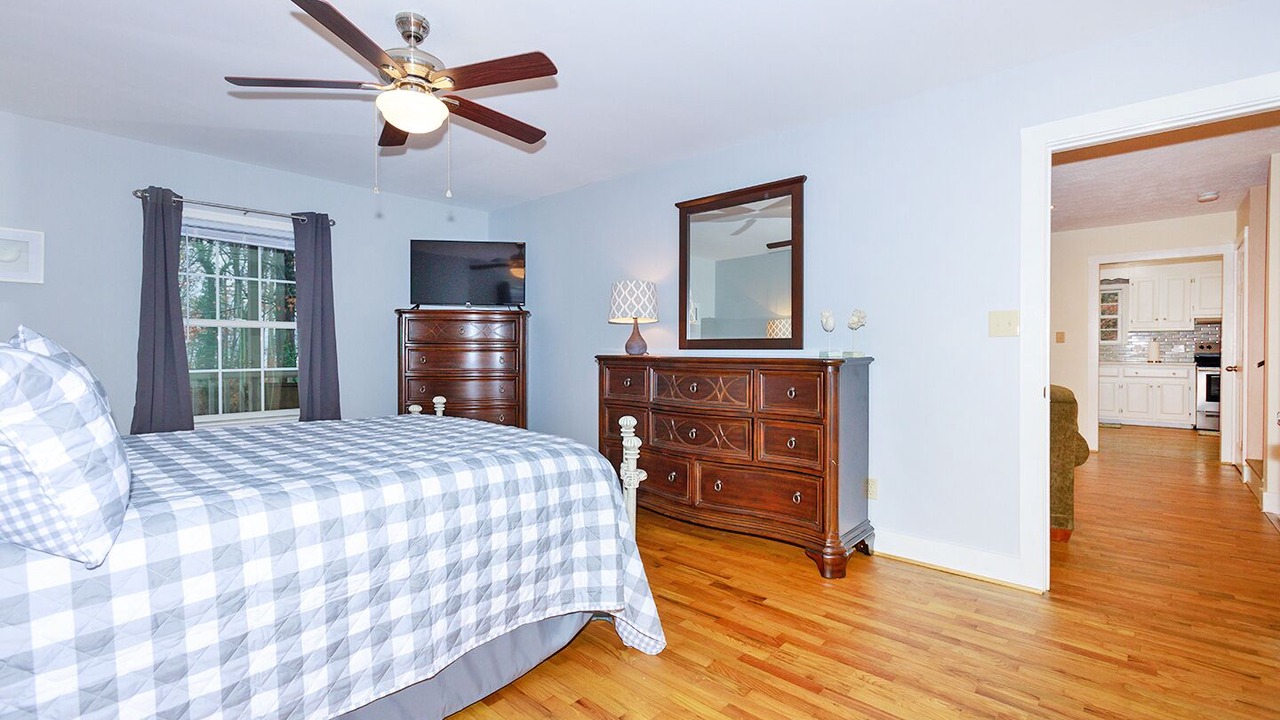 Photo of Bedroom in Claremont