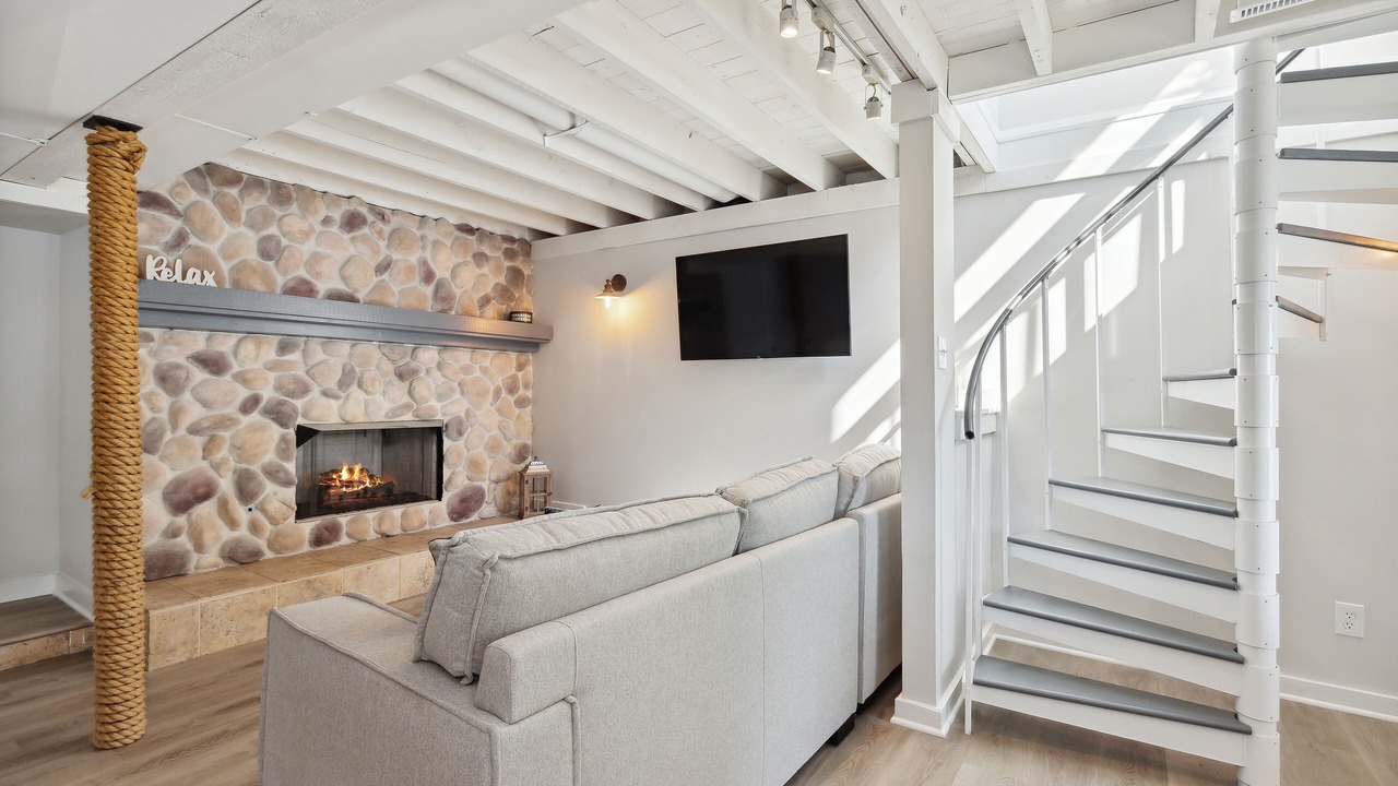 Photo of Livingroom in Fox Lake