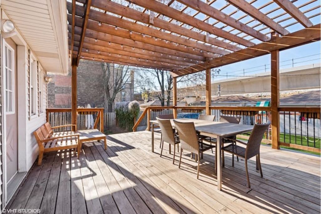 Photo of Outdoor in Edgewater Beach