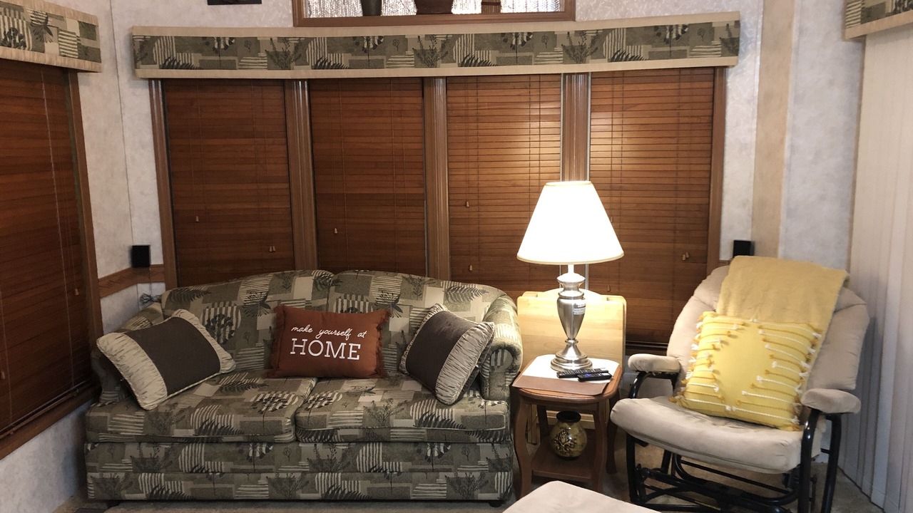 Photo of Livingroom in Hancock County