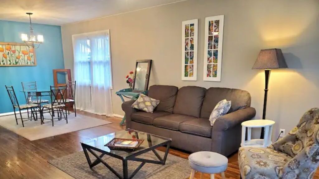 Photo of Livingroom in Orange Prairie