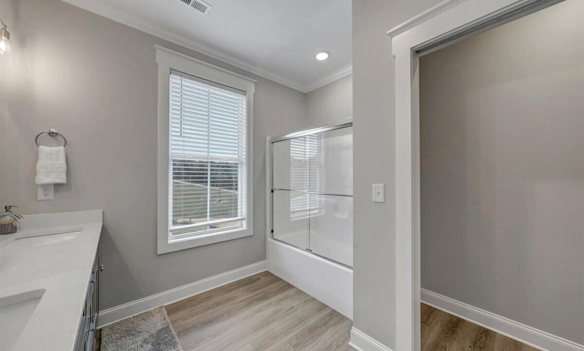 Photo of Bathroom in Guntersville