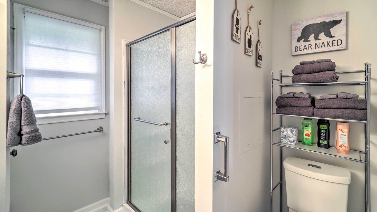 Photo of Bathroom in Pineola