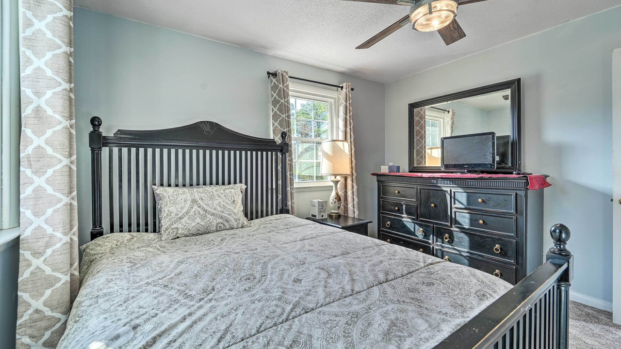Photo of Bedroom in McCutcheon Field