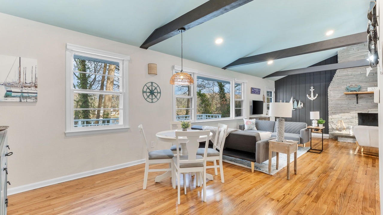 Photo of Livingroom in Elkton