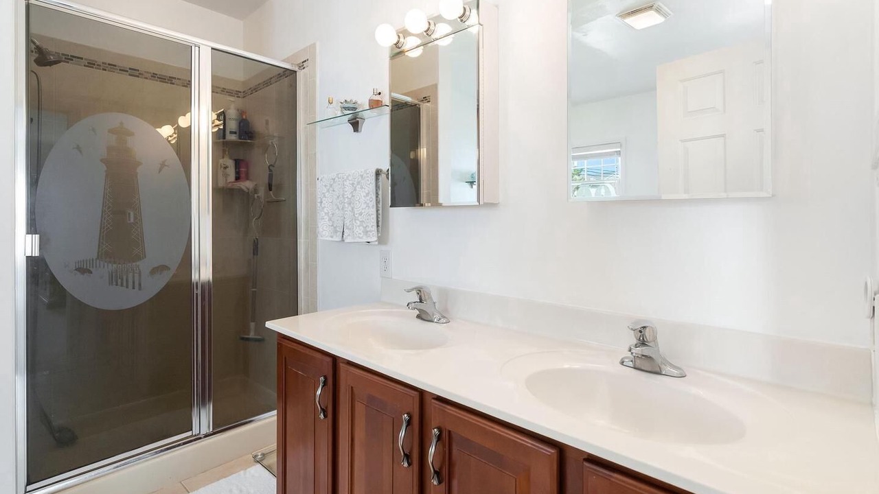 Photo of Bathroom in Beach Haven West