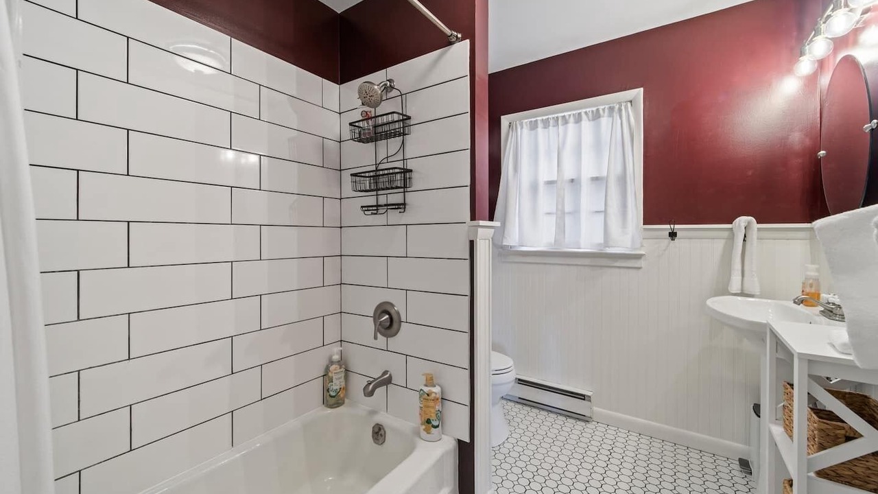 Photo of Bathroom in Kabletown