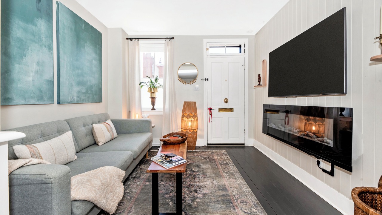 Photo of Livingroom in Downtown