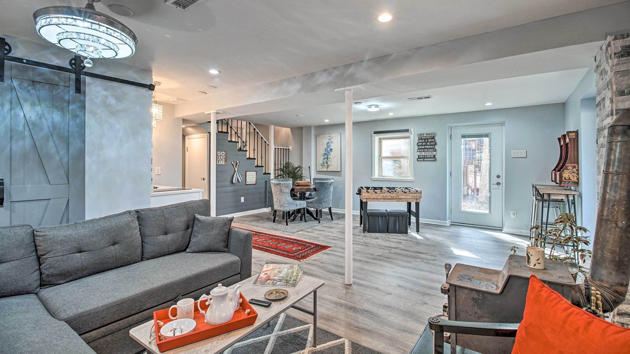 Photo of Livingroom in Locust Grove