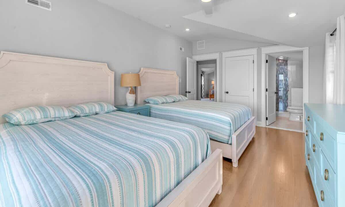Photo of Bedroom in Avalon