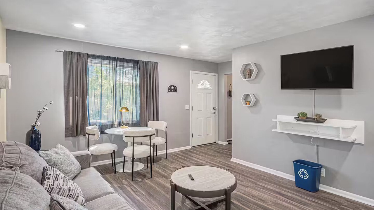 Photo of Livingroom in North Central Omaha