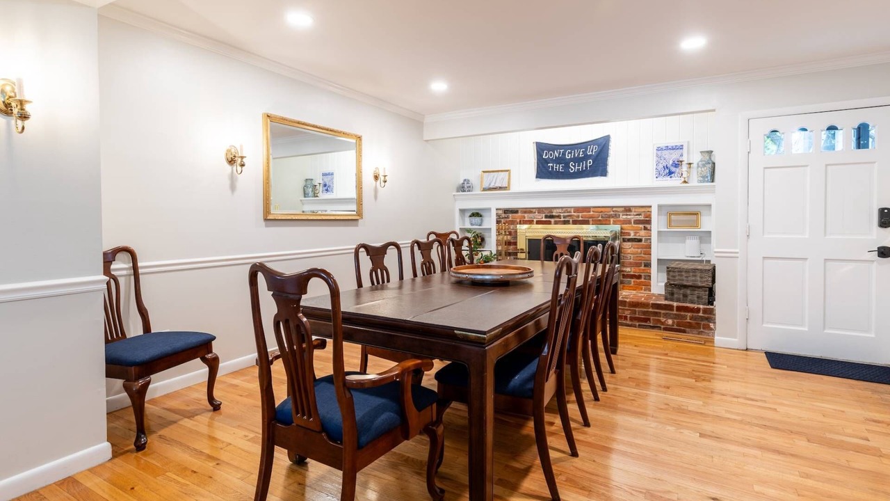 Photo of Livingroom in Historic District
