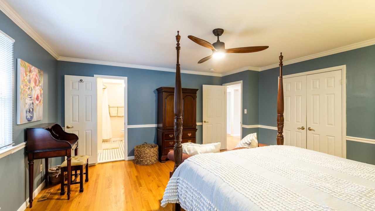 Photo of Bedroom in Historic District