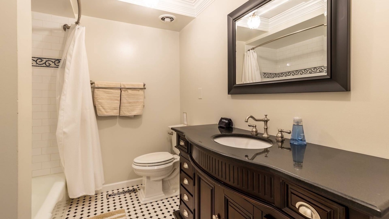Photo of Bedroom in Historic District