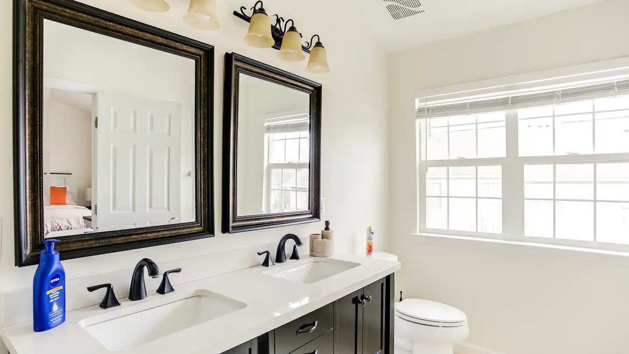 Photo of Bathroom in Lowes Island