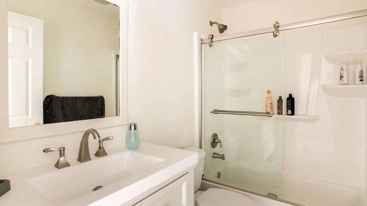 Photo of Bathroom in Lowes Island