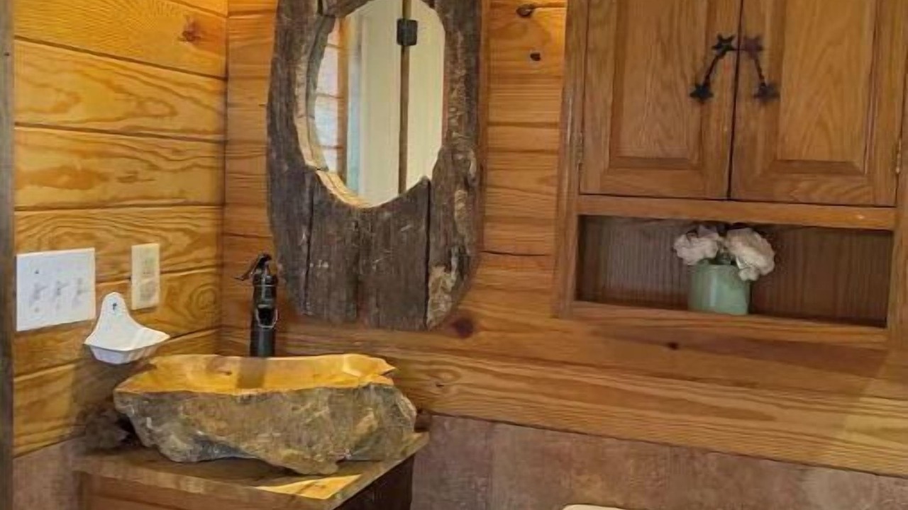Photo of Bathroom in Dunlap