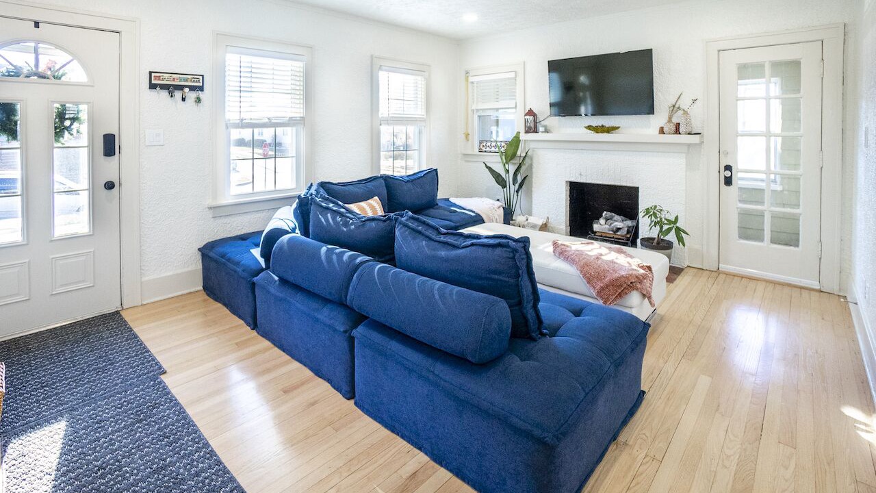 Photo of Livingroom in Aksarben - Elmwood Park