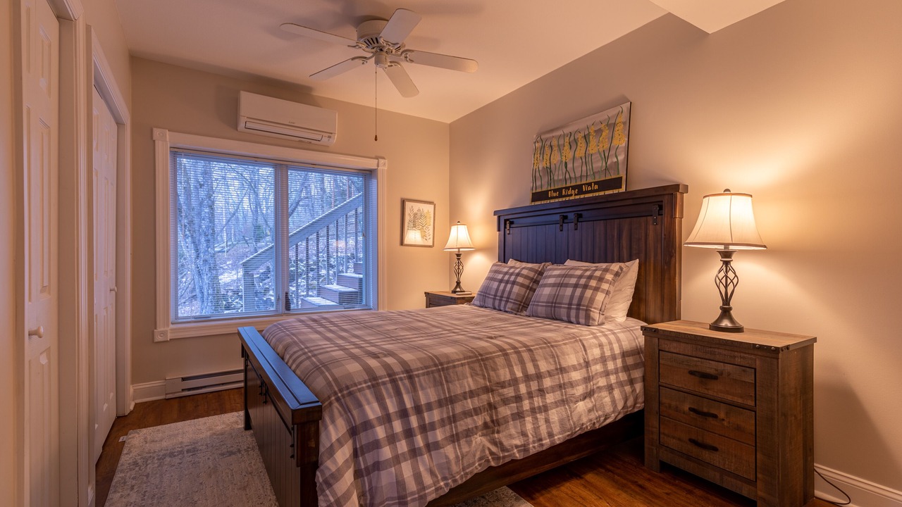 Photo of Bedroom in Seven Devils