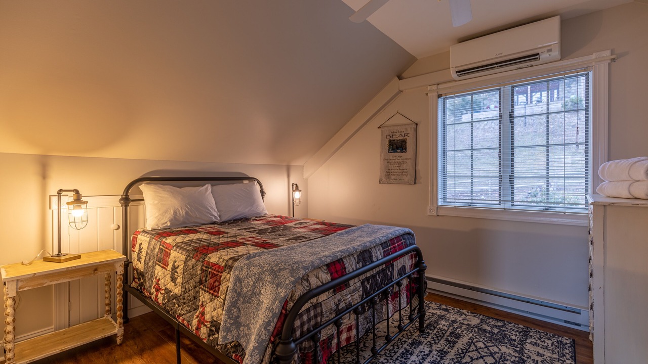 Photo of Bedroom in Seven Devils